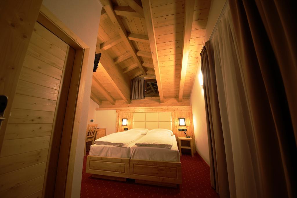 Hotel Garni My Ledro Pieve Di Ledro Rum bild