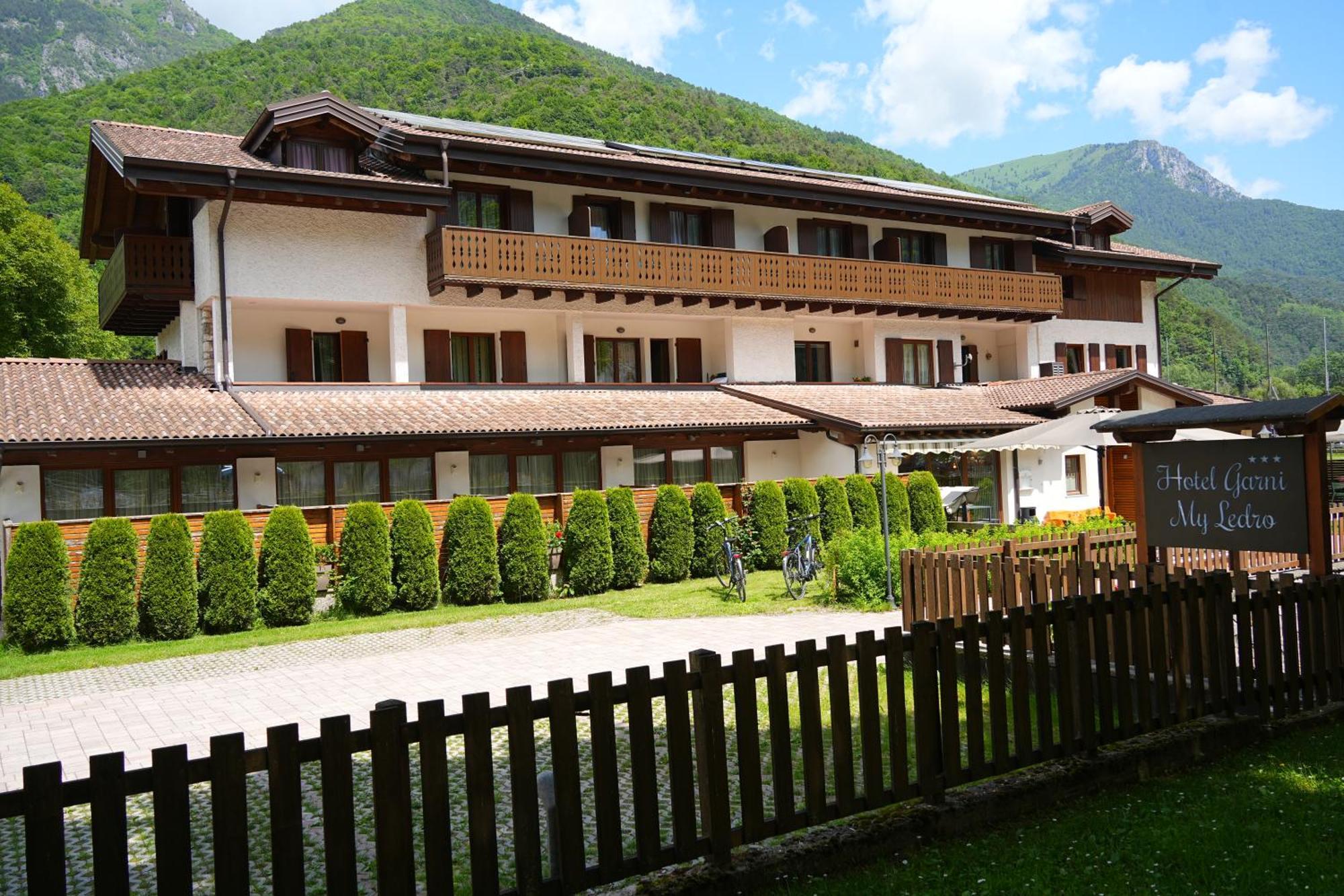 Hotel Garni My Ledro Pieve Di Ledro Exteriör bild